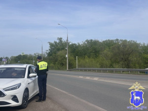 Сотрудники Госавтоинспекции О МВД России по г. Отрадному оперативно оказали помощь местному жителю, ставшему участником ДТП на одном из городских перекрёстков.