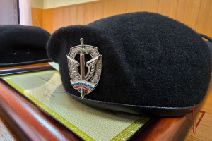Самарским росгвардейцам вручили геральдические знаки отличия полицейского спецназа
