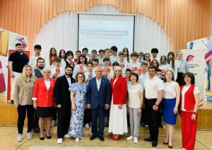 В администрации Промышленного района Самары в рамках Всероссийской программы «Мы – граждане России!» вручили паспорта учащимся школ Промышленного района, достигшим 14 лет и проявившим себя в учебе, спорте, социально значимой деятельности. 