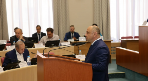 21 мая 2026 года председатель Правительства Самарской области Виталий Шабалатов на заседании Самарской Губдумы представил депутатам отчет о деятельности Правительства Самарской области за 2025 год.