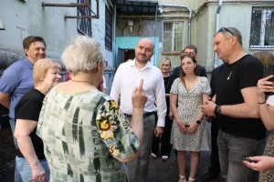 Губернатор Самарской области Вячеслав Федорищев провел объезд районов городского округа Самара. В ходе рабочей поездки глава региона посмотрел ход дорожных работ, ремонты инфраструктуры, посетил важные городские объекты.
