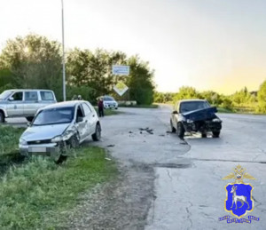 Две Lada Kalina столкнулись в Волжском районе