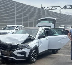 26 мая на 4 километре автодороги Кинель - Богатое произошло столкновение двух автомобилей: Jaecoo и Lada Vesta. Есть пострадавший, 2016 года рождения, доставлен в областную больницу имени Середавина.