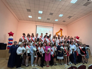 Министр культуры Самарской области Ирина Калягина приняла участие в празднике «Последний звонок». Напутственные слова она адресовала выпускникам школы № 175 г.о. Самара.