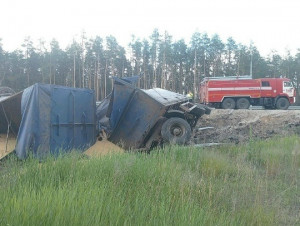В Ставропольском районе грузовик свалился в кювет