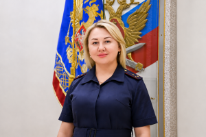 Инспектор отделения комплектования и прохождения службы отдела кадров УФСИН России по Самарской области Ольга Джиоева оказала первую помощь женщине, которой стало плохо.
