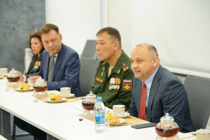 Накануне Дня медицинского работника Виталий Шабалатов встретился с медиками-участниками СВО