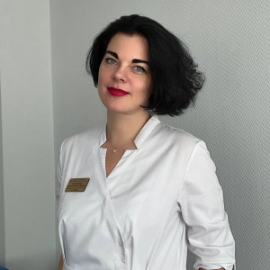 Скончалась заведующая консультативно-диагностическим отделением, врач-эндокринолог Самарской городской клинической поликлиники №15 Промышленного района Мензелинцева Виктория Александровна.
