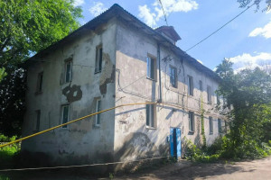 Один из домов, где проведено дополнительное техобследование, это дом № 4 по Южному проезду в Железнодорожном районе Самары, который был признан аварийным в 2021 году.