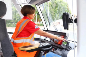 В наземном общественном электротранспорте Самары впервые начали подключать кнопки тревожной сигнализации с выводом на пульты вневедомственной охраны.
