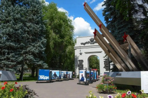 В Самаре открылась уличная фотовыставка «Надежные люди»
