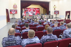 Летний период подготовки начался в Управлении Росгвардии по Самарской области. В течение ближайших месяцев сотрудникам и военнослужащим силового ведомства предстоит пройти специальную программу.