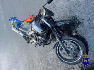 В Октябрьском районе Самары несовершеннолетний водитель автомобиля столкнулся с мотоциклом