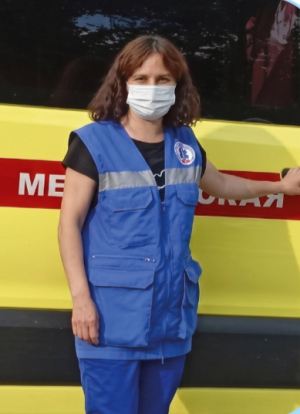 На Самарской областной станции скорой медицинской помощи в селе Рождествено успешно работает фельдшер Вера Рязанцева.