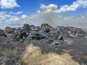 В Хворостянском районе горели сено и солома