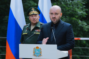 Сегодня, 30 июля, военнослужащим 2-й гвардейской общевойсковой армии от Правительства Самарской области передали партию нового современного оборудования и техники, в том числе квадрокоптеры, активные наушники, туристические коврики и чехлы для медицинских