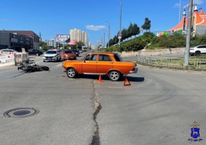 В Советском районе Самары полицейские проводят проверку по факту ДТП с участием легкового автомобиля и мотоцикла.