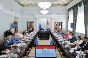 Губернатор Самарской области Вячеслав Федорищев принял участие в расширенном заседании Совета ректоров вузов, которое провел председатель Самарской Губернской Думы, председатель Совета ректоров, академик РАН Геннадий Котельников.