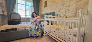 В Самарской области для семей с детьми работает уникальный социальный сервис - пункт проката предметов первой необходимости для новорожденных.