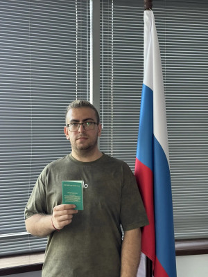 В Самарской области вручили гражданину Армении свидетельство участника Государственной программы переселения соотечественников