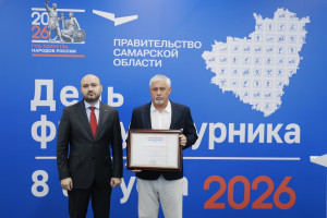 В День физкультурника, 8 августа, губернатор Вячеслав Федорищев встретился с тренерами-преподавателями и спортсменами сборных команд Самарской области по прыжкам на батуте.
