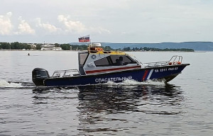 8 августа спасатели Поисково-спасательного отряда города Тольятти на спасательном катере эвакуировали с воды на берег двух девочек 2011 и 2017 годов рождения.