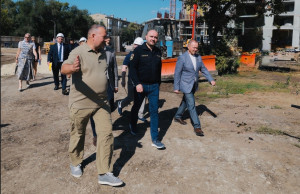 11 августа губернатор Вячеслав Федорищев оценил масштаб и ход реализации первого в Самарской области проекта жилищного строительства в рамках комплексного развития территорий.