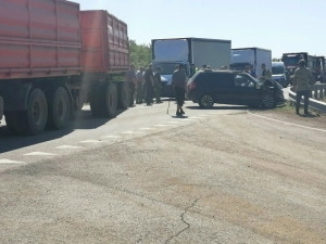 В Большечерниговском районе столкнулись легковой автомобиль и большегруз