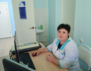 В офисе врача общей практики Сергиевской ЦРБ в  селе Красносельское  уже полтора года работает медицинская сестра Наталья Гурова.