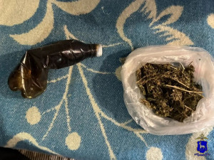 В Приволжском районе у женщины нашли бутылку с наркотиками
