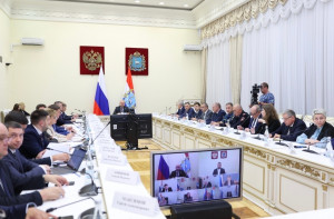 Губернатор Самарской области Вячеслав Федорищев провел оперативное совещание, в ходе которого обсудили капитальный ремонт объектов культуры Самарской области.