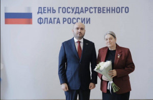 В пятницу, 21 августа, губернатор Вячеслав Федорищев вручил государственные награды жителям Самарской области. Церемония, приуроченная ко Дню государственного флага Российской Федерации, состоялась в Самарском академическом театре оперы и балета имени Д.Д