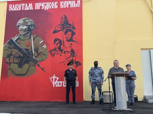 На территории Управления Росгвардии по Самарской области состоялось торжественное открытие арт-объекта, посвященного преемственности поколений войск правопорядка.