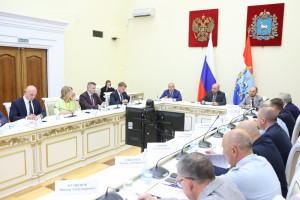 Сегодня, 24 августа, губернатор Самарской области Вячеслав Федорищев провел оперативное совещание в региональном правительстве, на котором обсудили механизмы устранения последствий атак БПЛА.