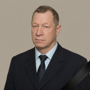 На 77‑м году жизни скончался Александр Михайлович Сотников. Ушёл из жизни человек, посвятивший служению родной земле более 53 лет. Его трудовой путь — пример беззаветной преданности избранному делу и высокого профессионализма.