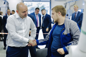 Губернатор Вячеслав Федорищев и команда Правительства Самарской области во вторник, 25 августа, вторую половину дня провели в Чапаевске.