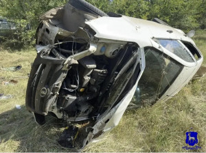Полицейские работают на месте смертельного ДТП на автодороге А-300 «Самара-Большая Черниговка»