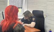 В Отрадном девушку задержали, когда она подняла наркотик с земли