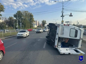 Полицейские работают на месте ДТП со "скорой" в Красноглинском районе Самары