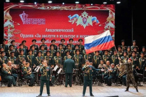 5 сентября в 17:00 в Самаре, на территории летнего театра Струковского сада, состоится концерт Академического ансамбля песни и пляски войск национальной гвардии Российской Федерации под управлением Героя Труда России, народного артиста России Виктора Елис