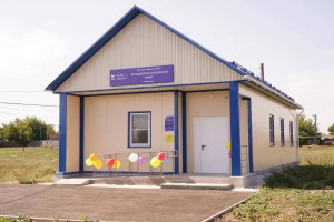 Сразу в 4-х районах Самарской области и в городе Сызрань в этом году начали работать 9 современных ФАПов. Они заменили устаревшие приспособленные помещения и делают медицинскую помощь доступнее для жителей.