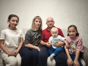 В Самарской области действует широкий комплекс мер поддержки семей с детьми - от регионального материнского капитала до пунктов проката предметов первой необходимости.