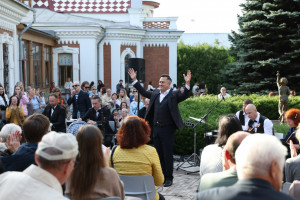 Мероприятия, посвященные празднованию 440-летия Самары с 7 по 13 сентября объединили порядка 3000 артистов и юных воспитанников творческих коллективов и более 300 000 участников.