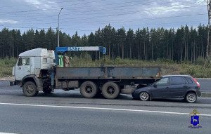 В Ставропольском районе легковушка врезалась в КАМАЗ, пострадал ребенок