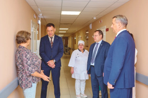 Министр здравоохранения Самарской области Андрей Орлов посетил ревматологическое и рентгенологическое отделения СОКБ им. Середавина.