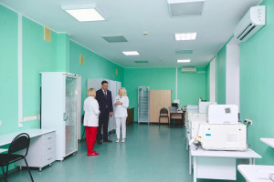 Министр здравоохранения Самарской области ознакомился с работой Самарской областной клинической станции переливания крови от заготовки и апробации до хранения донорских компонентов крови.