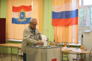 В Самаре в первый день выборов депутатов Государственной Думы и Самарской Губернской Думы среди голосующих — представители органов территориального общественного самоуправления.
