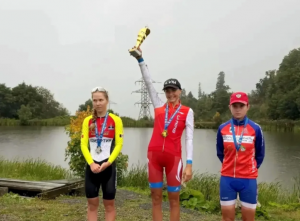 В Майкопе стартовал чемпионат России по велосипедному спорту на шоссе. Спортсмены Самарской области успешно выступили в индивидуальной гонке в гору.