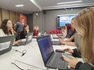 Третий день голосования в Самарской области проходит в штатном режиме, сообщили в Центре общественного наблюдения, который продолжает работу в круглосуточном формате.