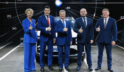 Антон Алиханов и Вячеслав Федорищев дали старт производству LADA Azimut